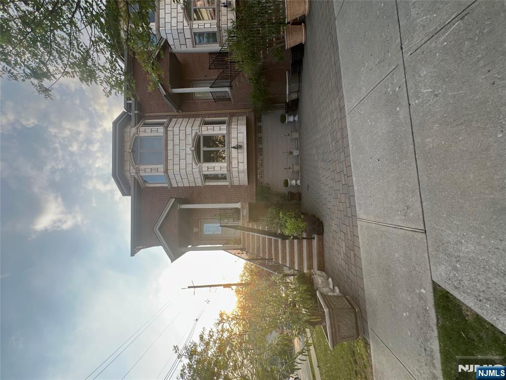 309 A E 8th
