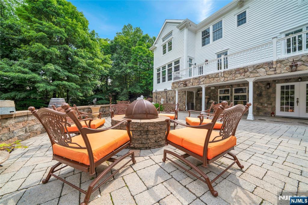 317 Rock Ridge Court