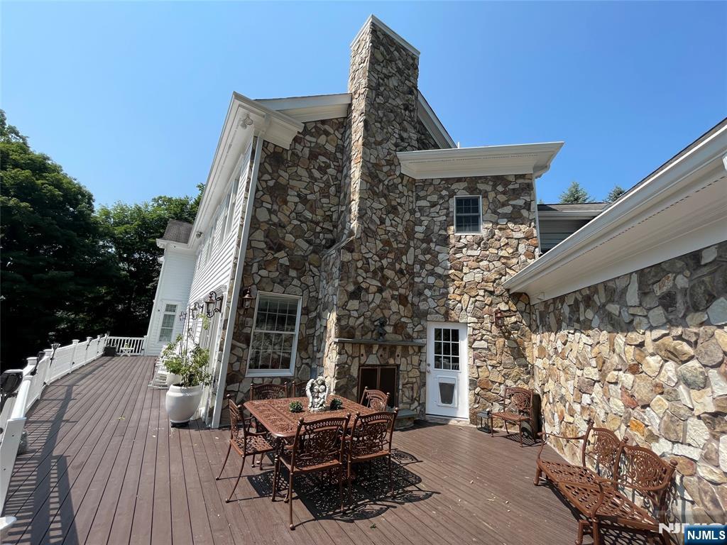 317 Rock Ridge Court
