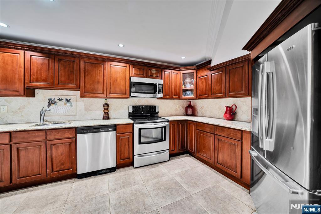 317 Rock Ridge Court