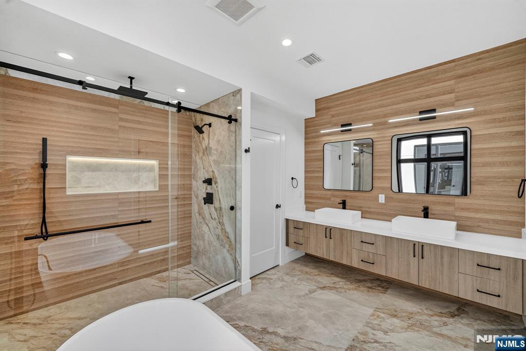 504 2nd Street A