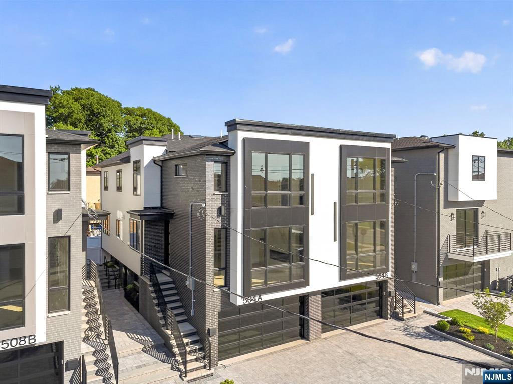 504 2nd Street A