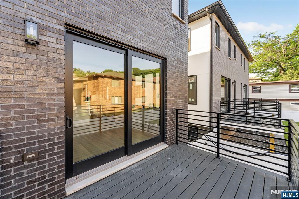 504 2nd Street A