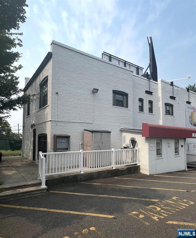 432 Broad Avenue