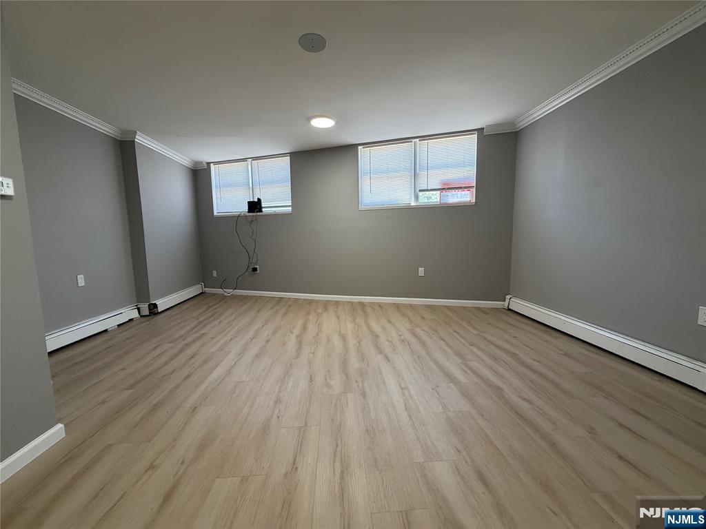 9066 Palisade Plaza