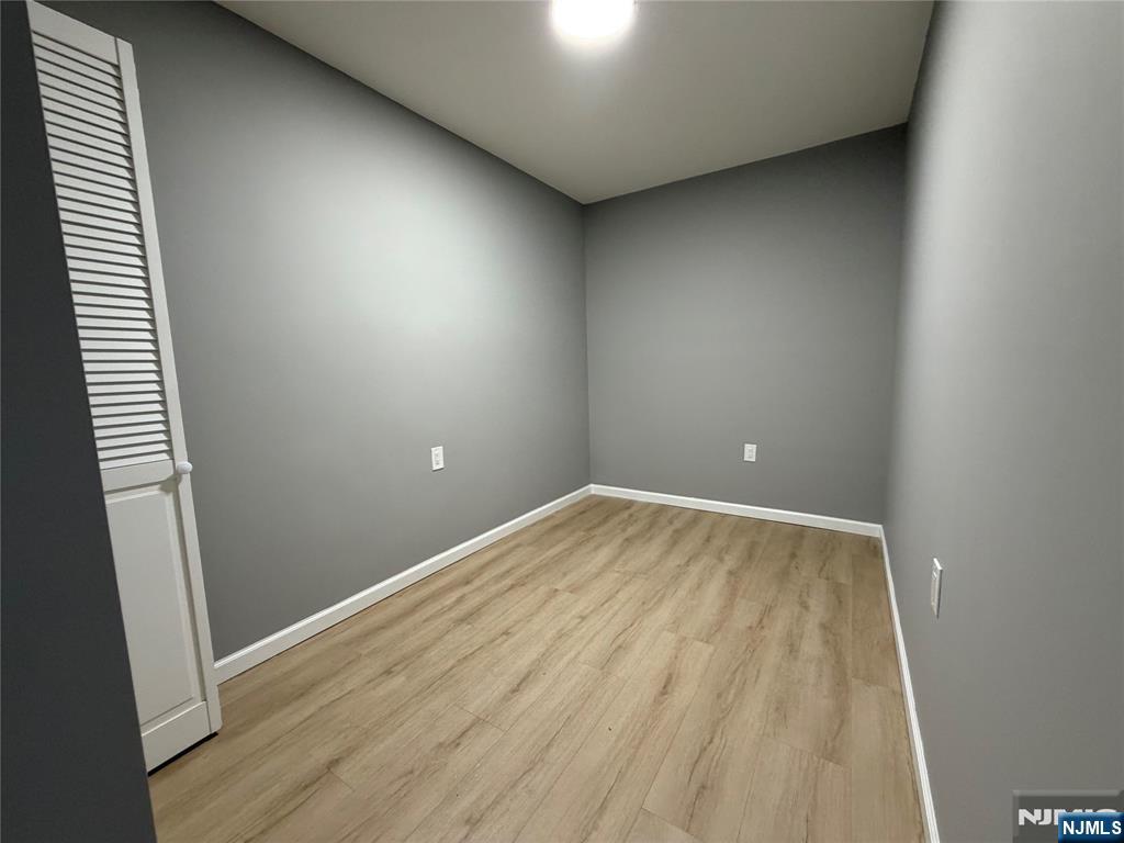 9066 Palisade Plaza