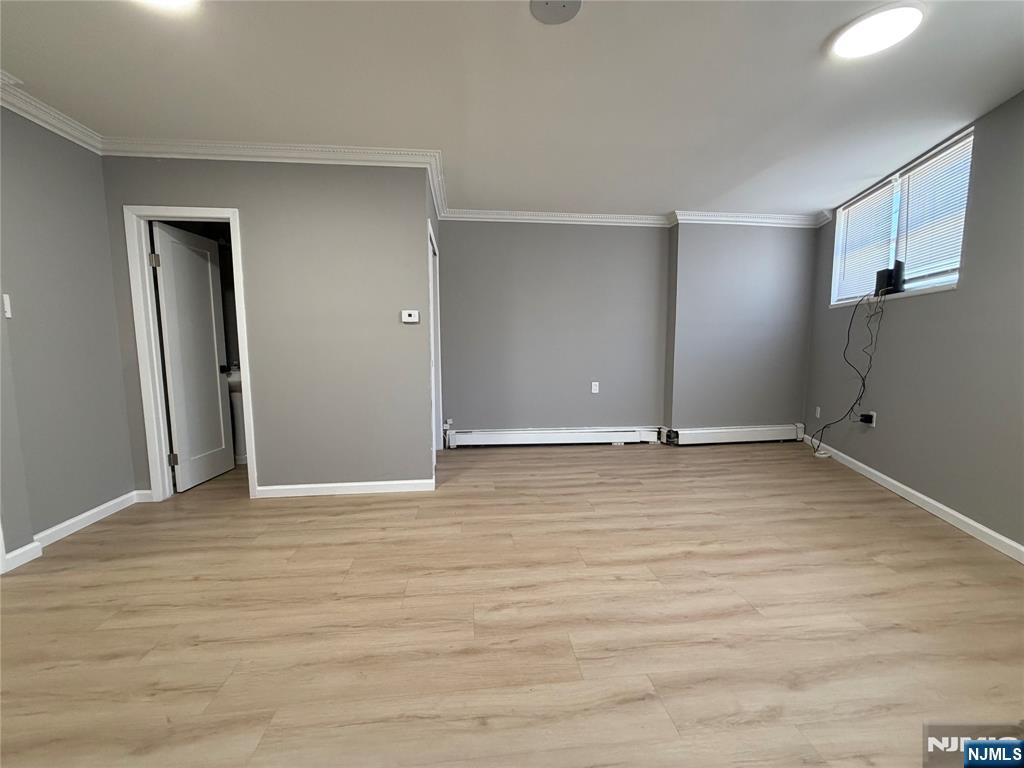 9066 Palisade Plaza
