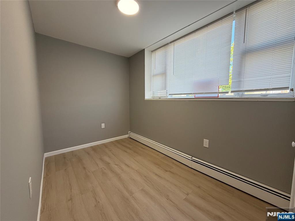 9066 Palisade Plaza
