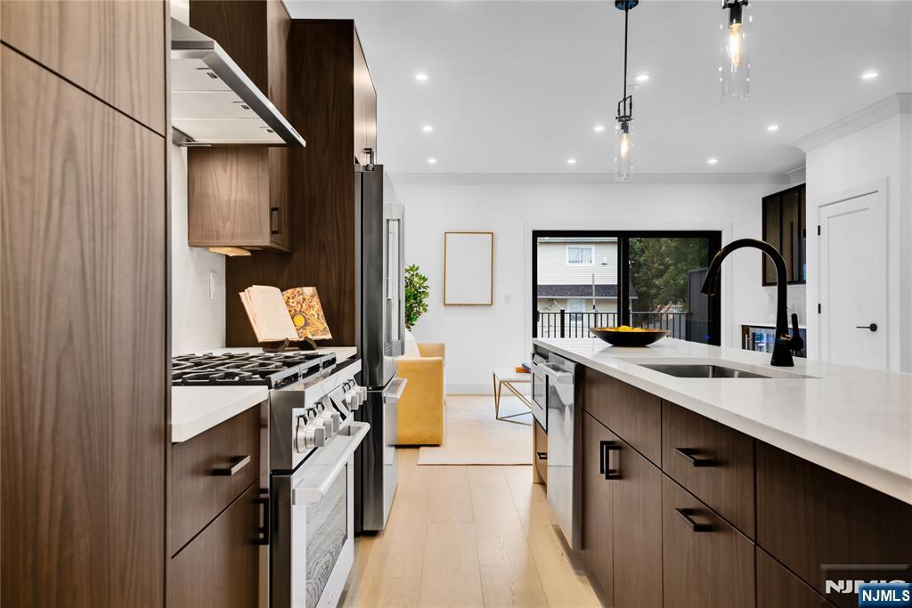 255 Morningside Avenue