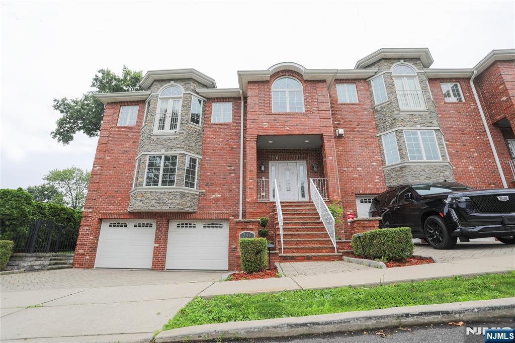 296 Forest Road