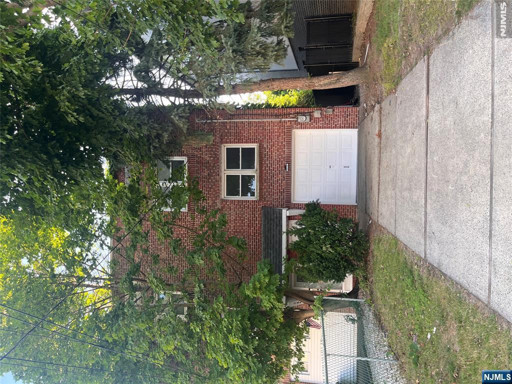 386 Lawton Avenue