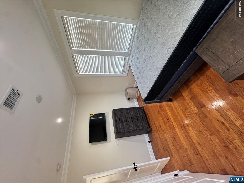 369 Edgewater Road 1FL