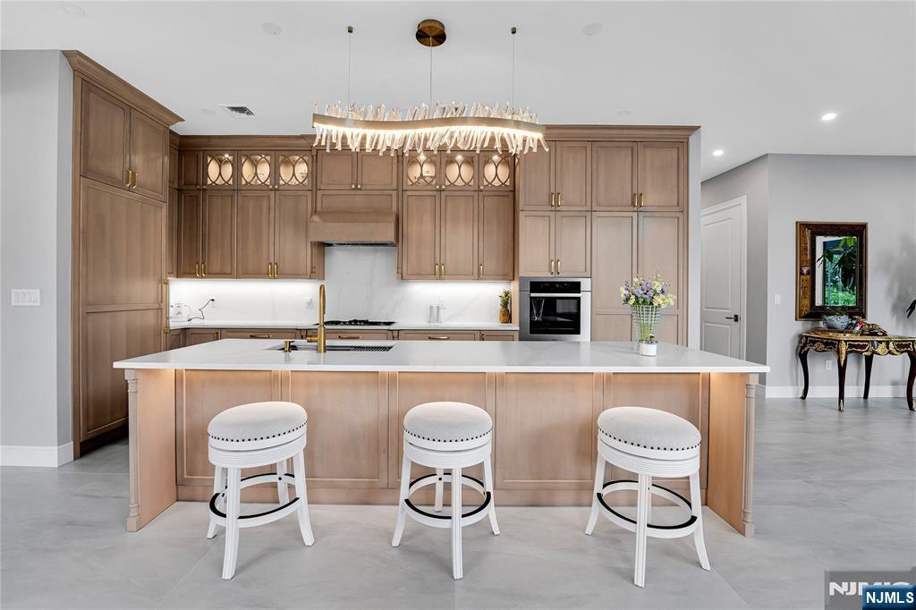 4 Crescent Court