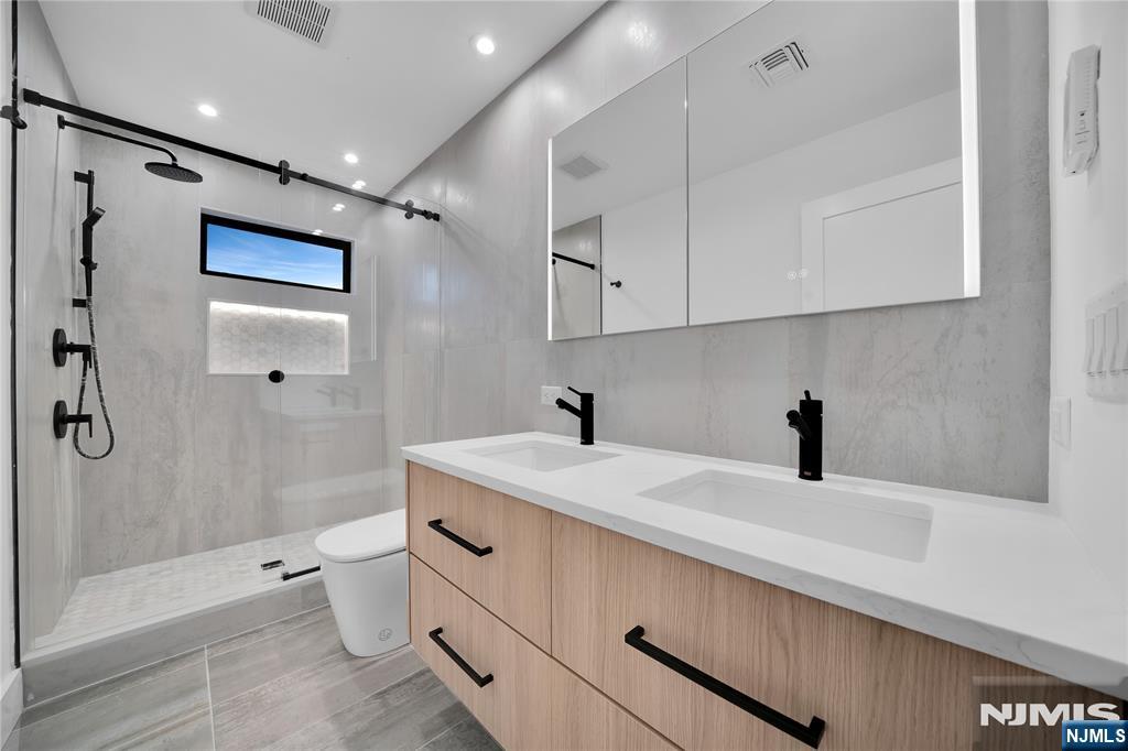 253 5th Street B