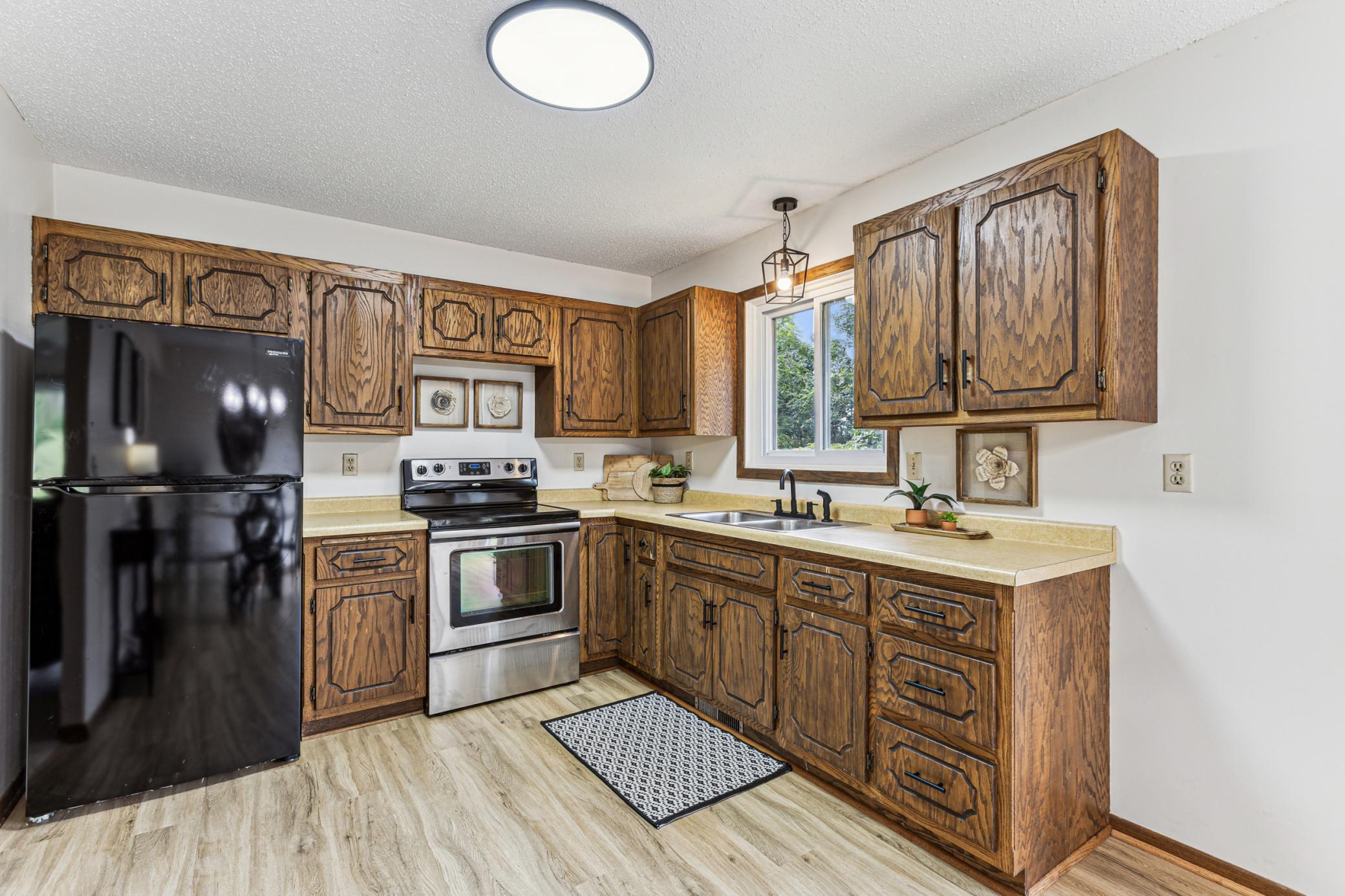 6505 Rolling Hills Road