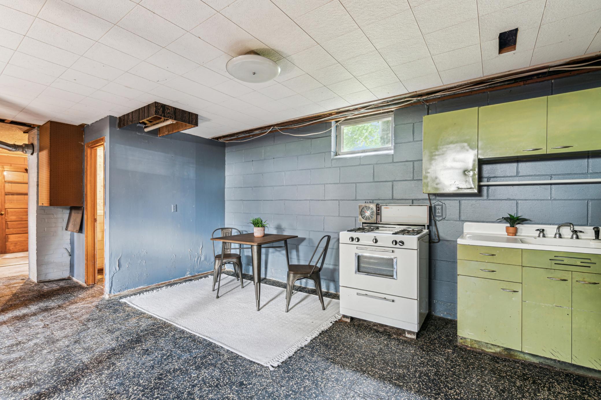 108 2nd Street SE