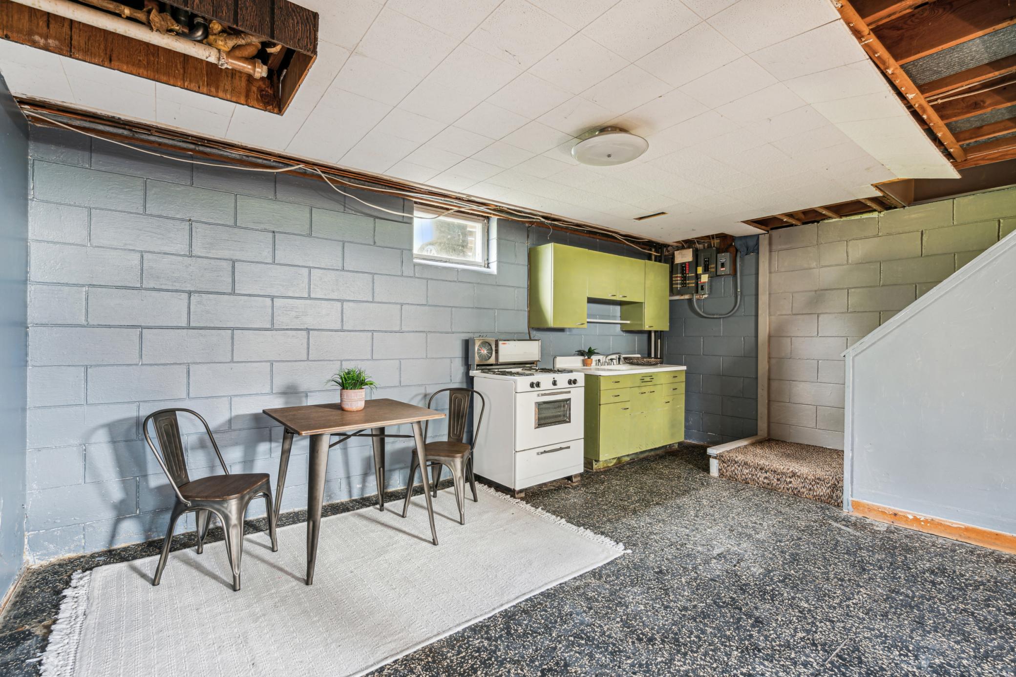 108 2nd Street SE