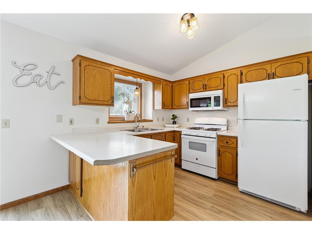 425 Pond View Road NW