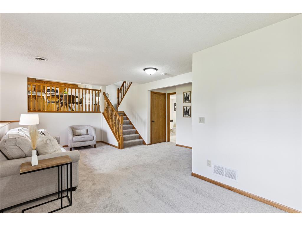 425 Pond View Road NW