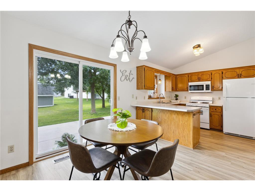 425 Pond View Road NW