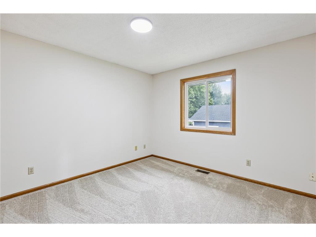 425 Pond View Road NW