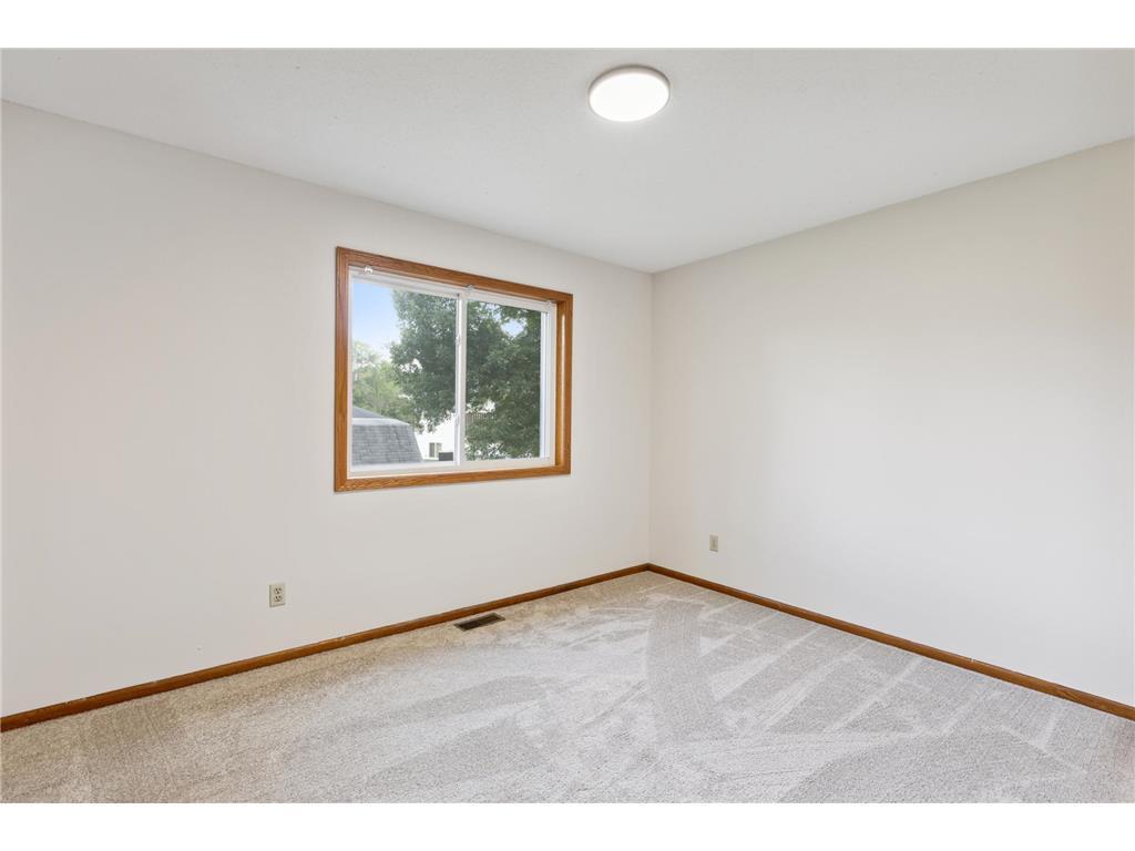 425 Pond View Road NW
