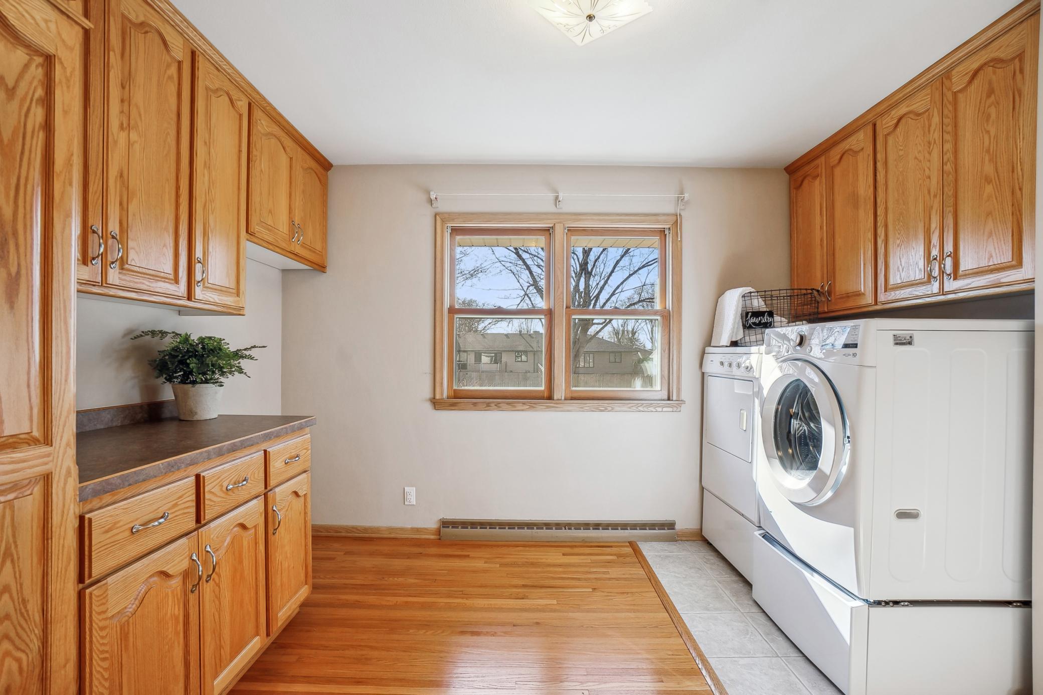 105 2nd Street NE