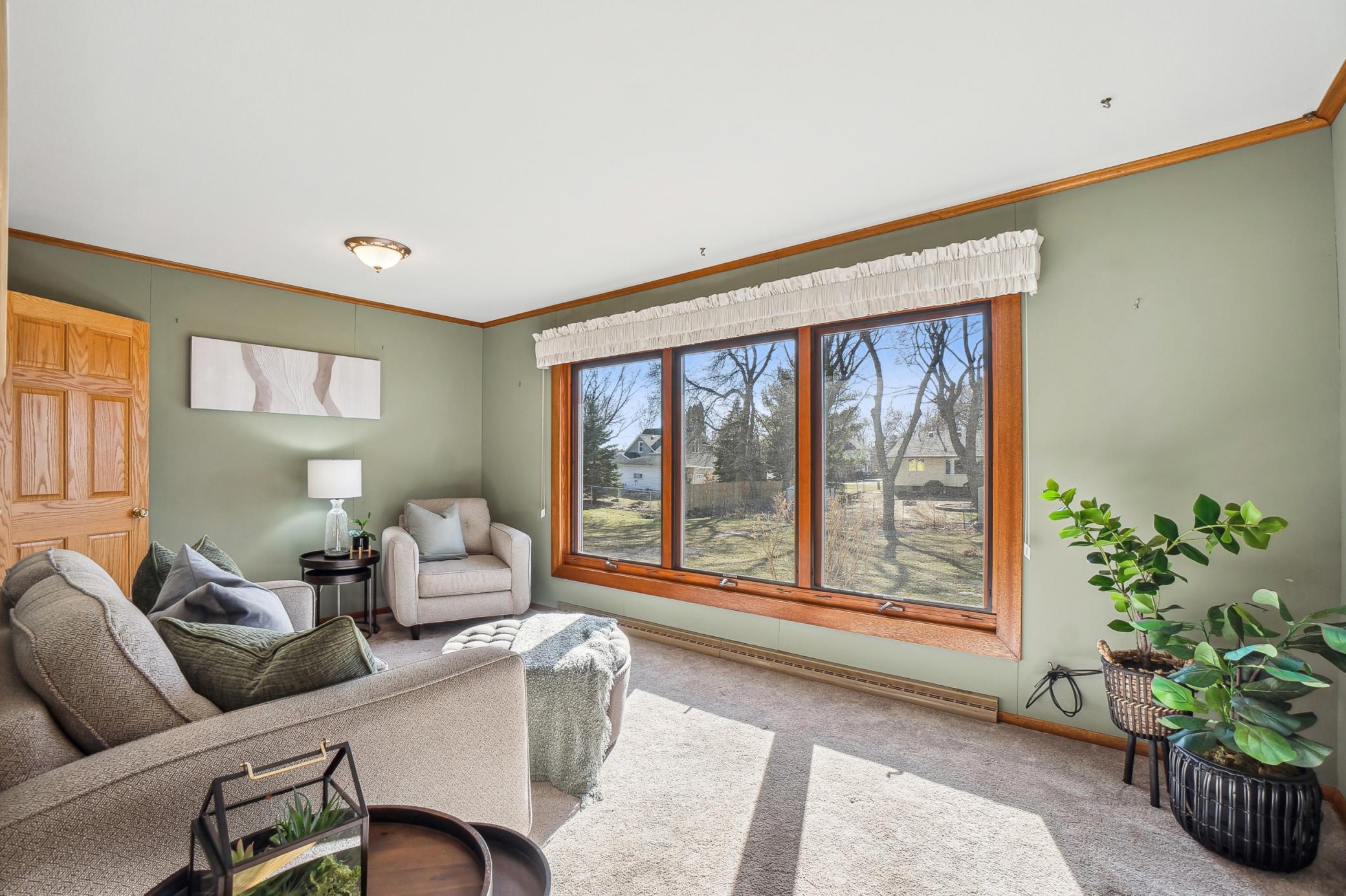 105 2nd Street NE