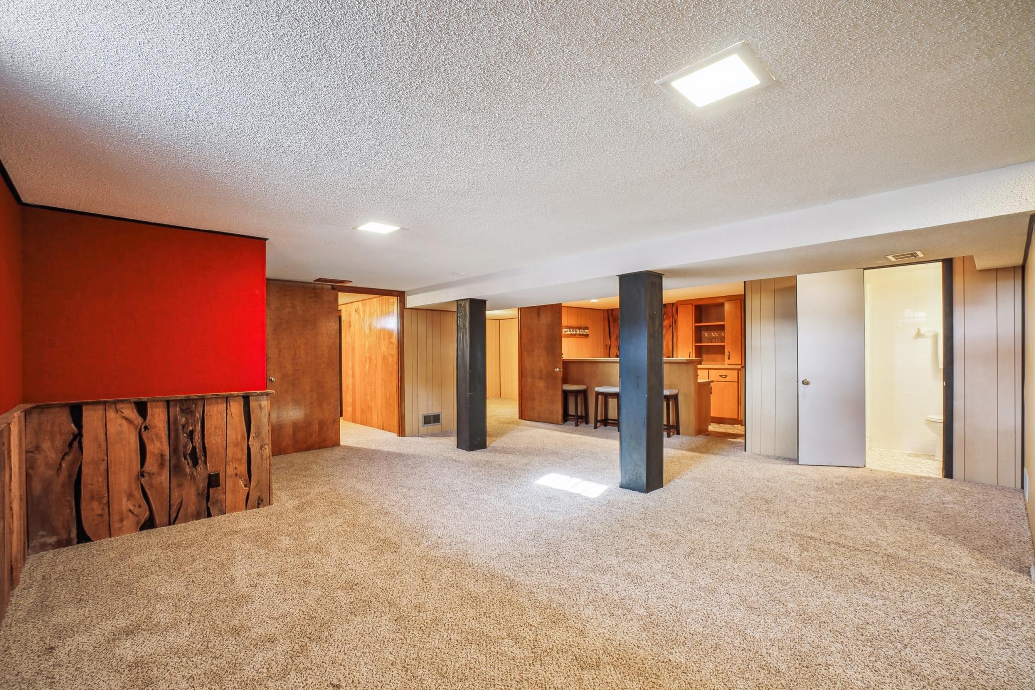 105 2nd Street NE