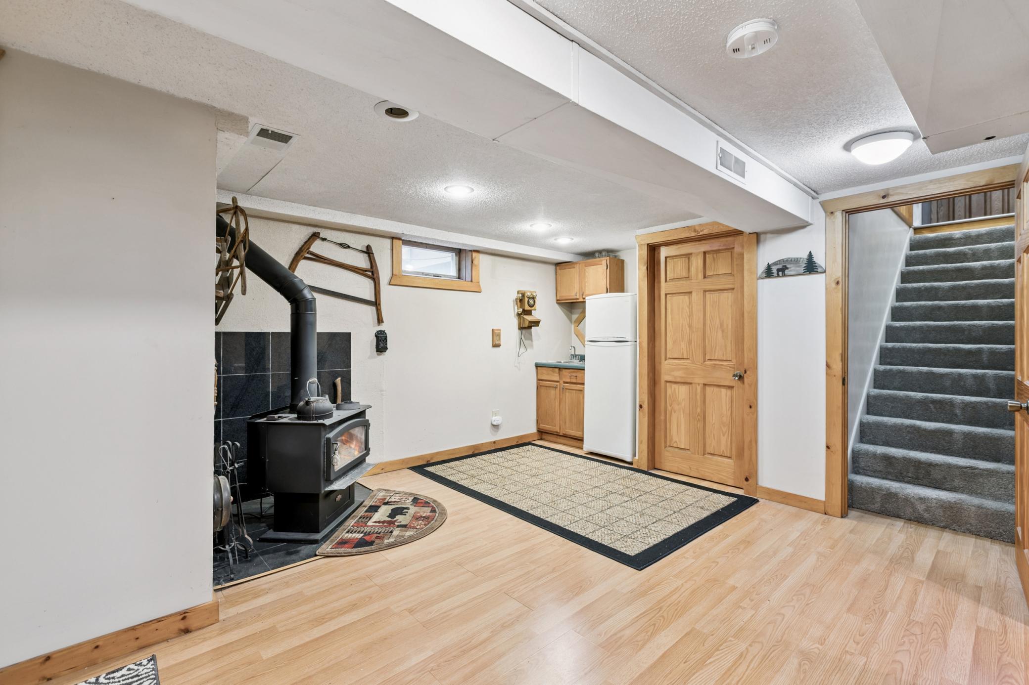 709 Ridge Drive SE