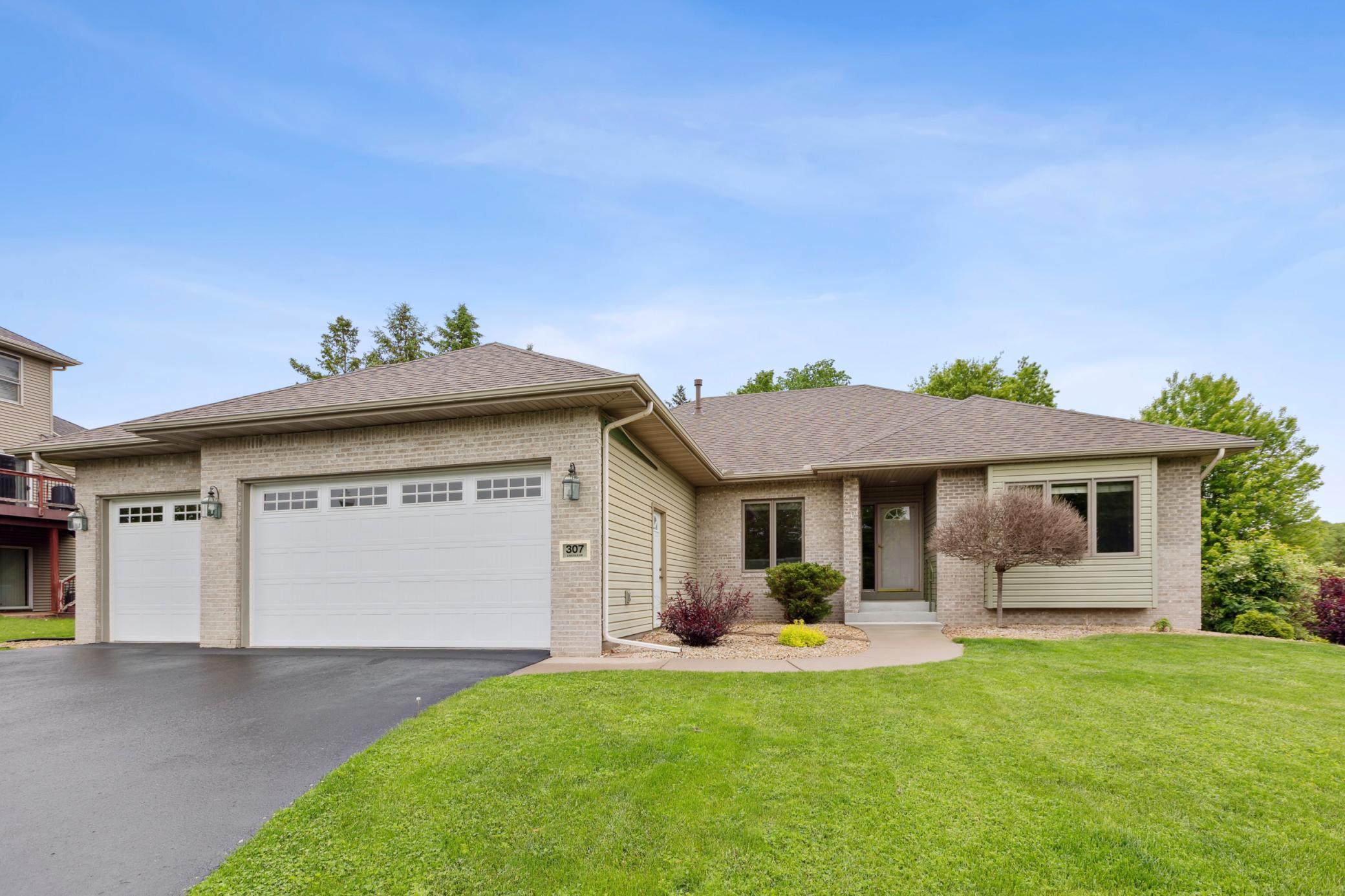 307 Lincoln Drive SE