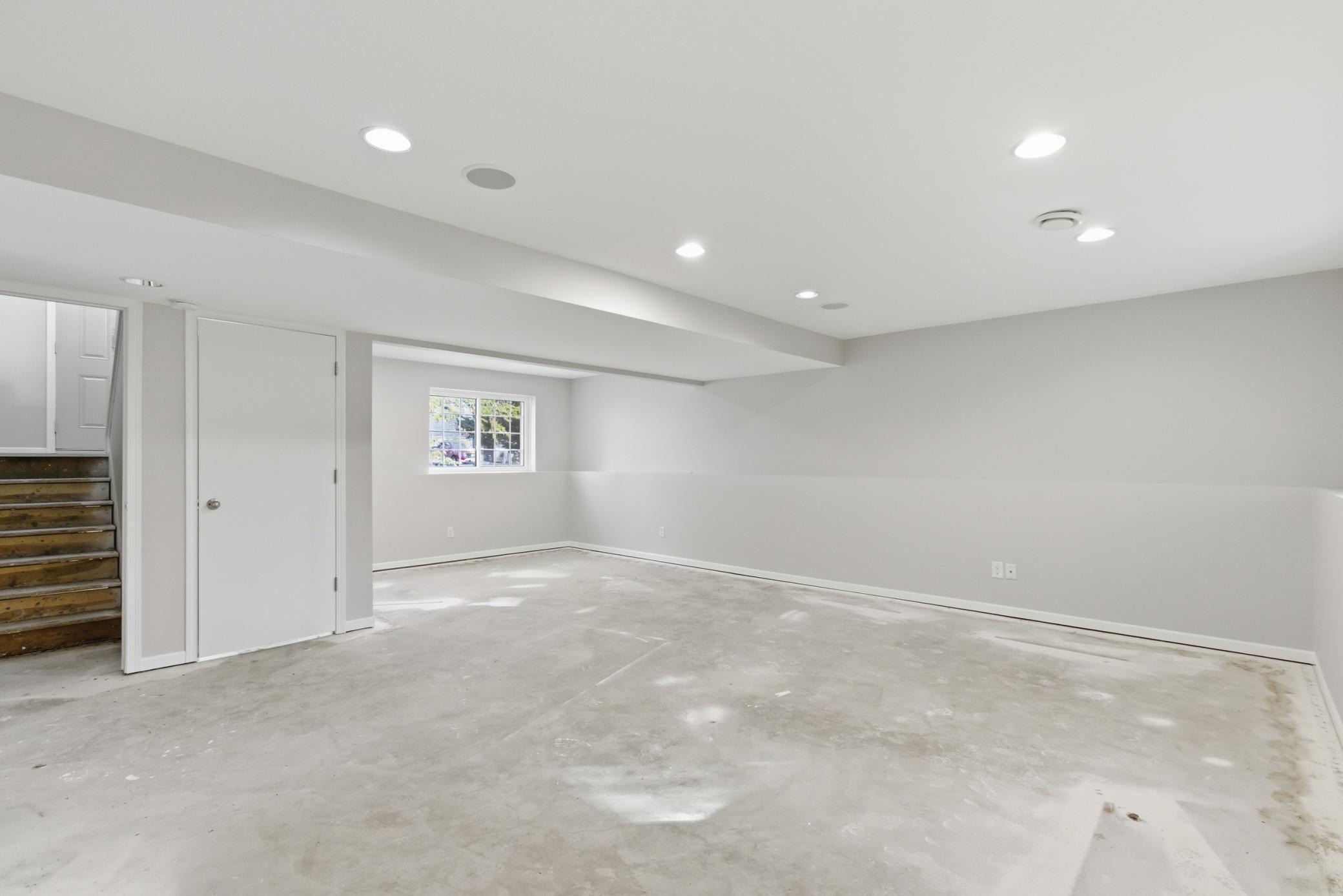 726 7th Street N