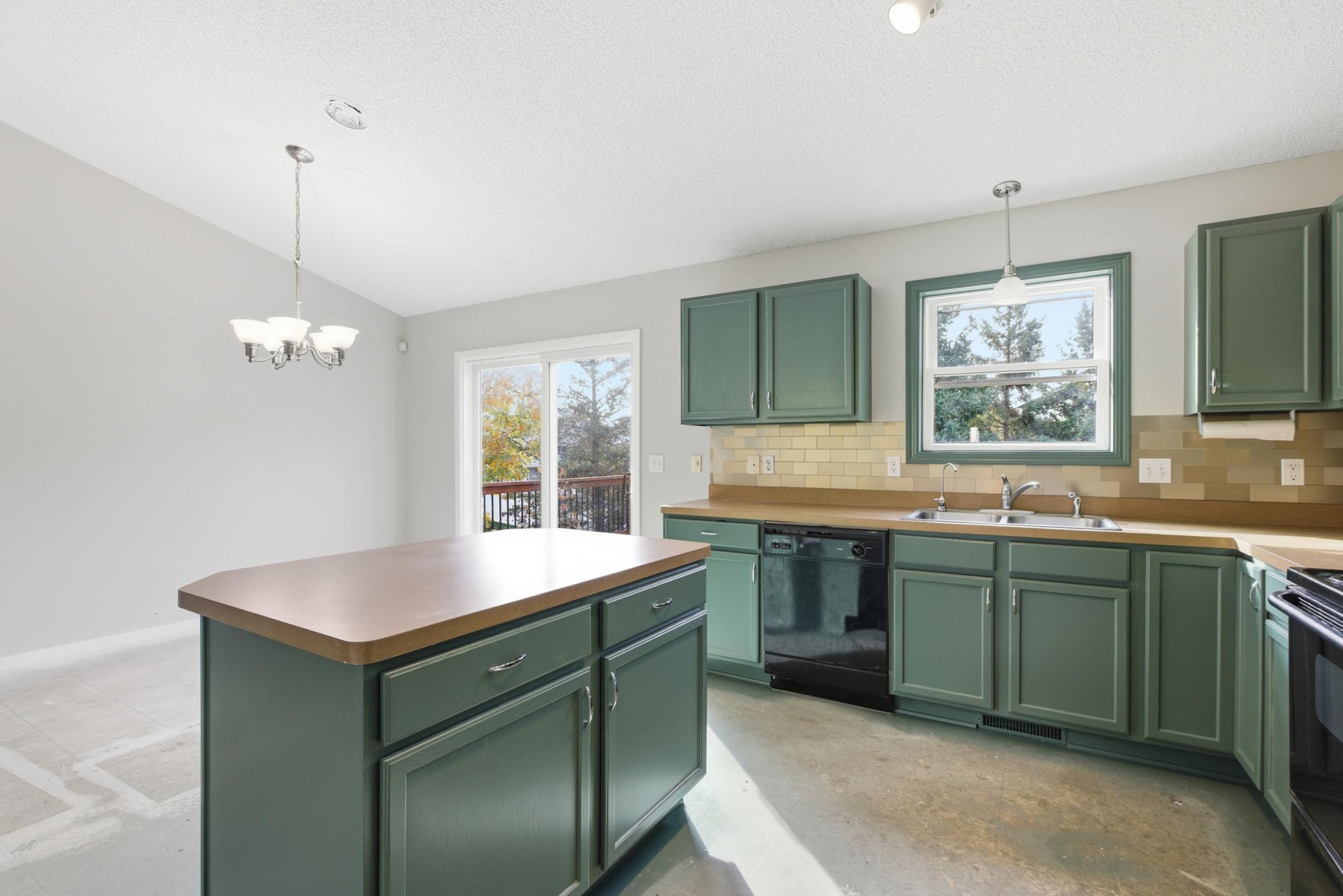 726 7th Street N