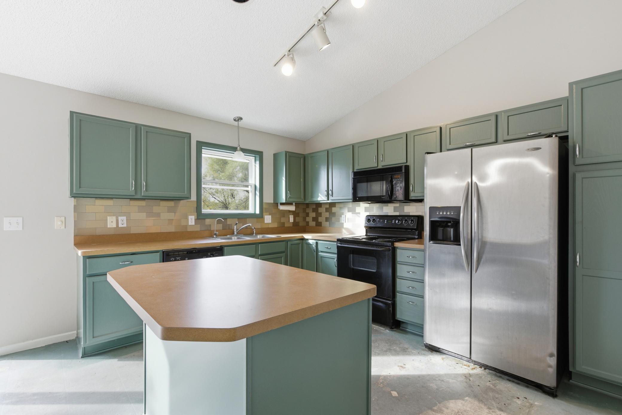 726 7th Street N