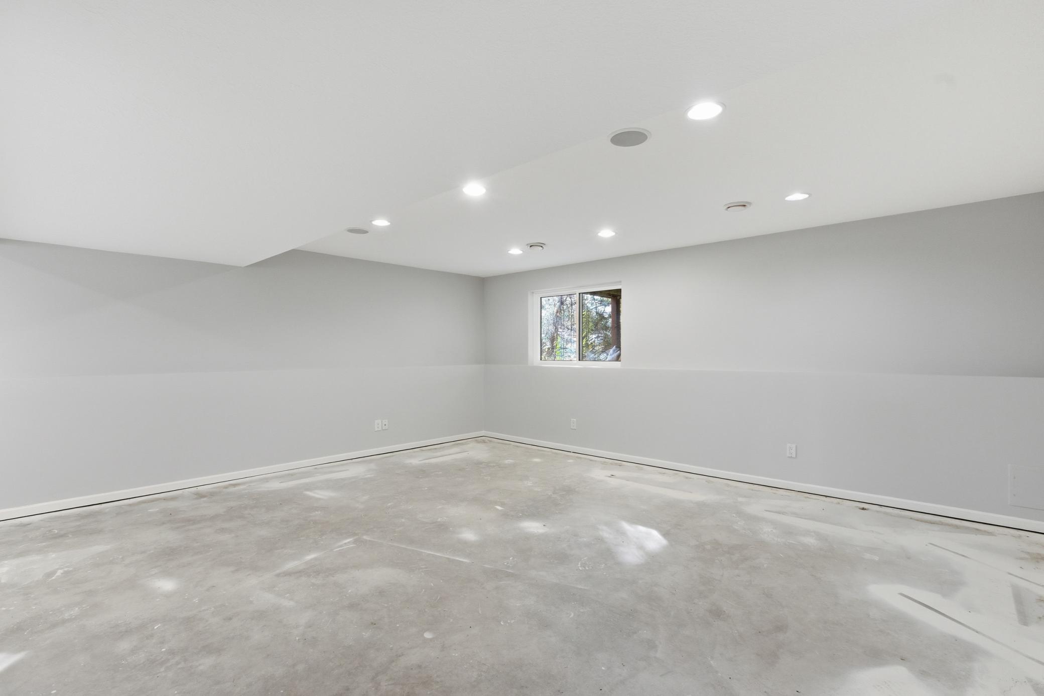 726 7th Street N