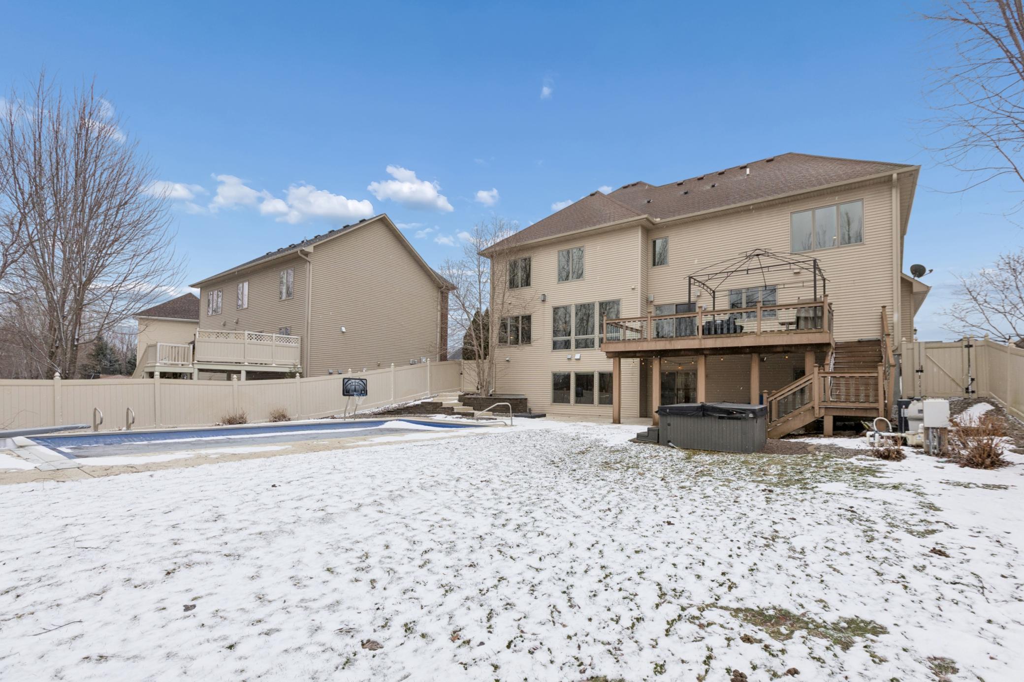 13944 Oakwood Court NE
