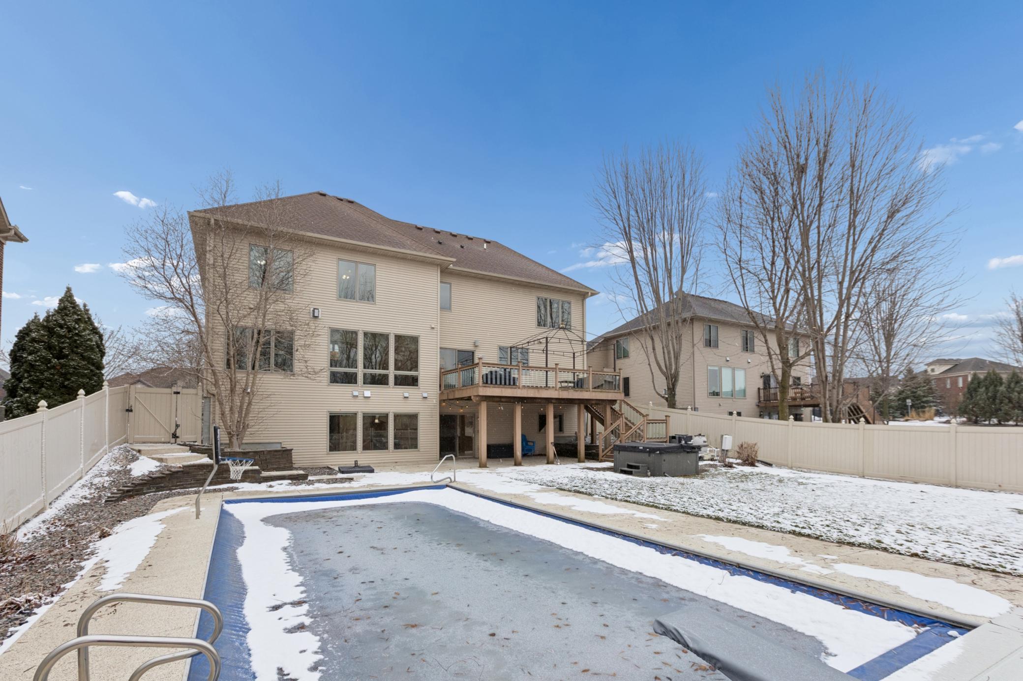 13944 Oakwood Court NE