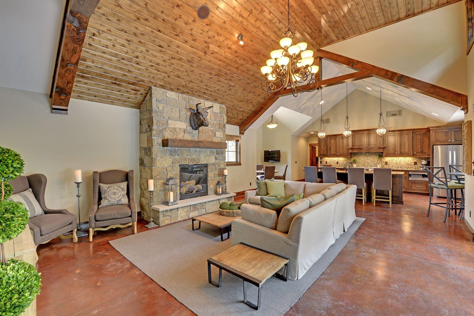 5295 Ranchview Lane N