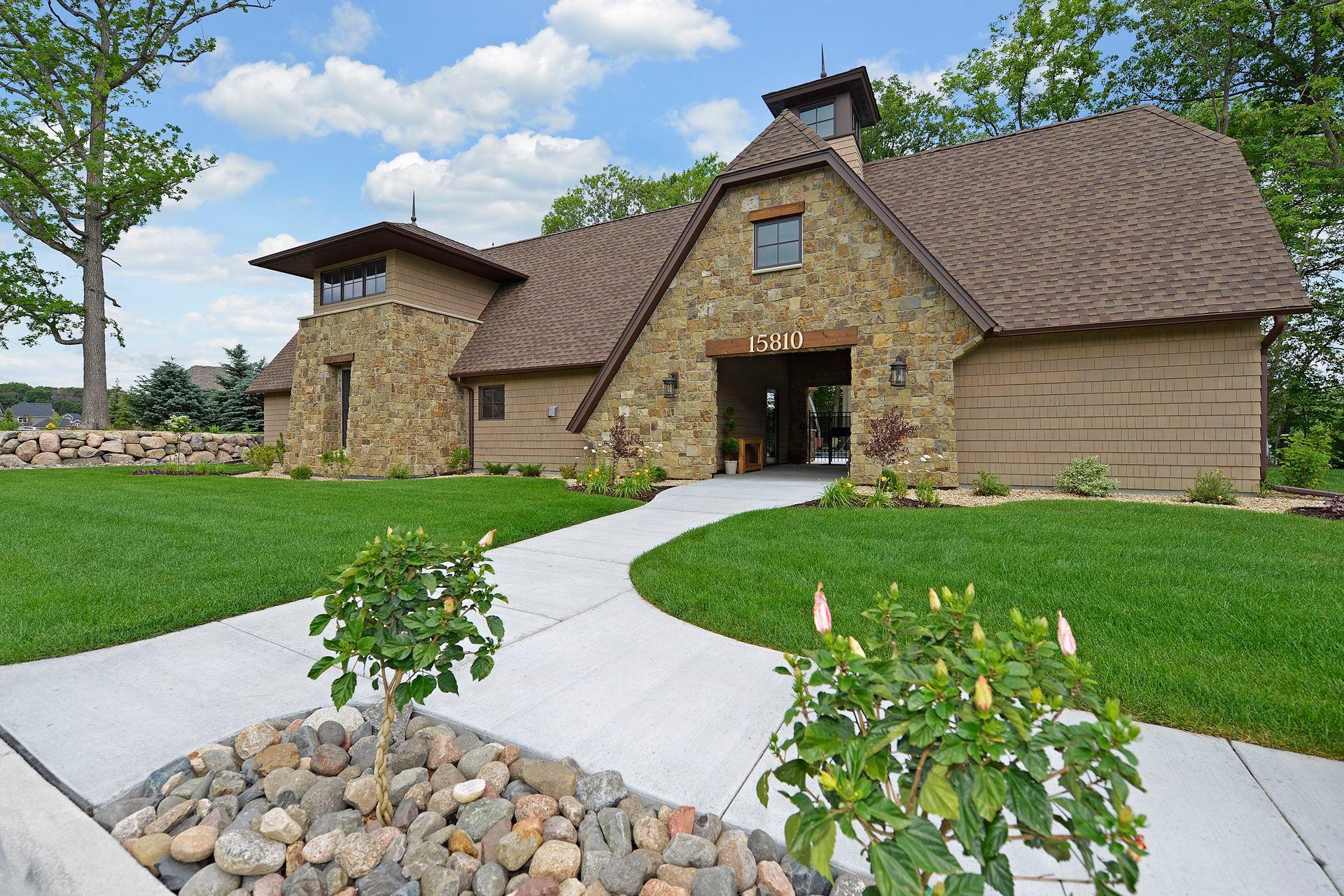 5295 Ranchview Lane N