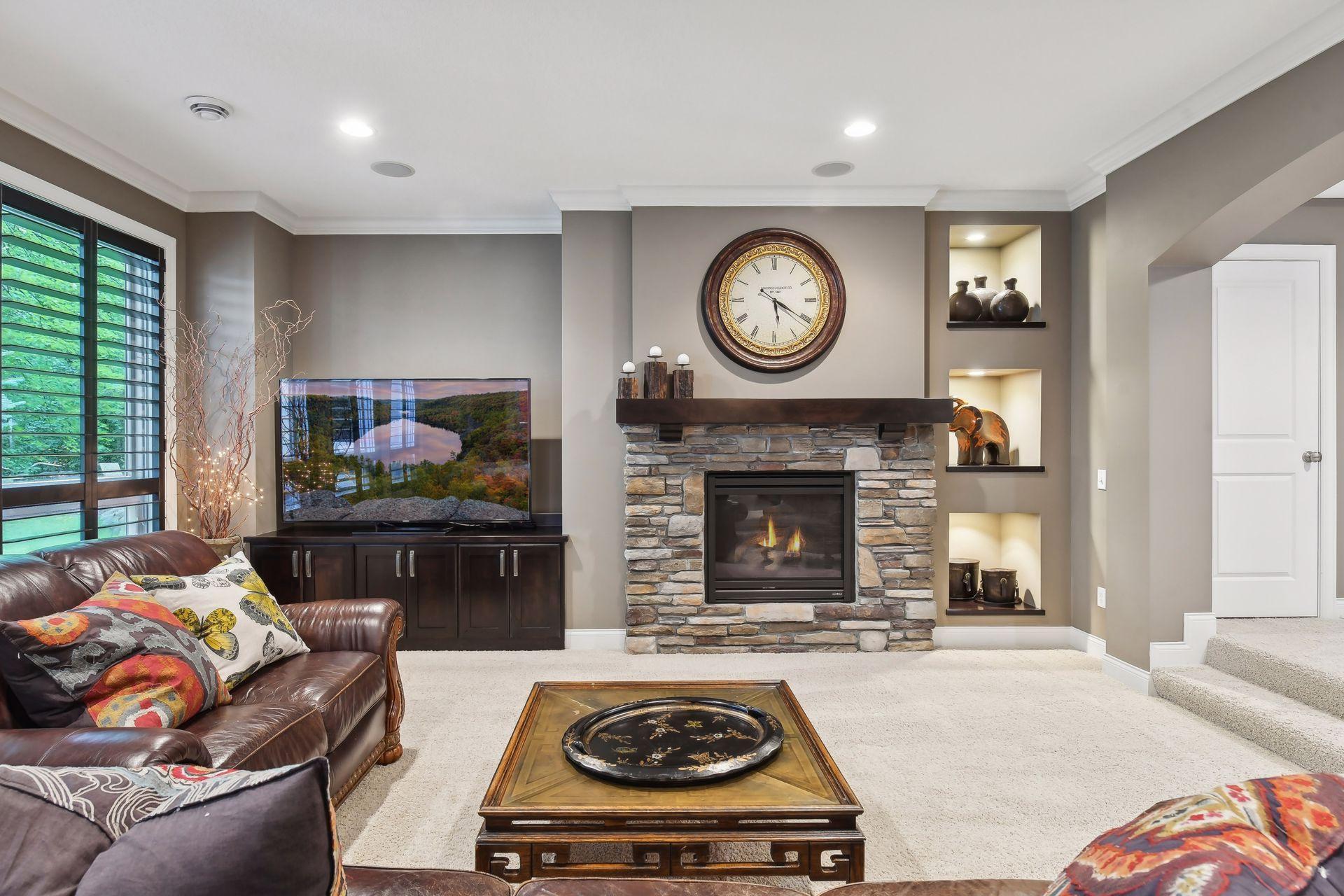 5295 Ranchview Lane N