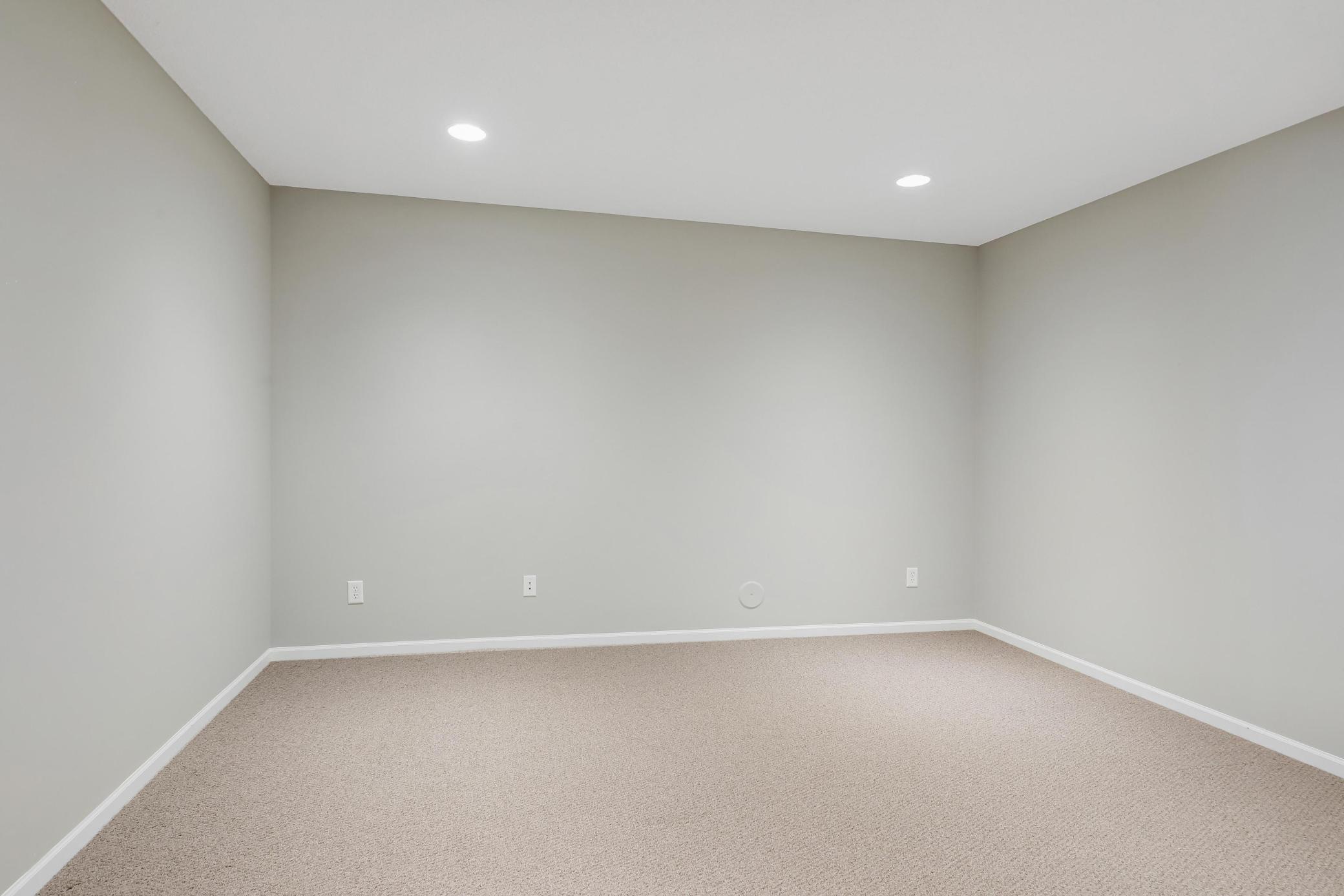 13472 Clearwater Circle