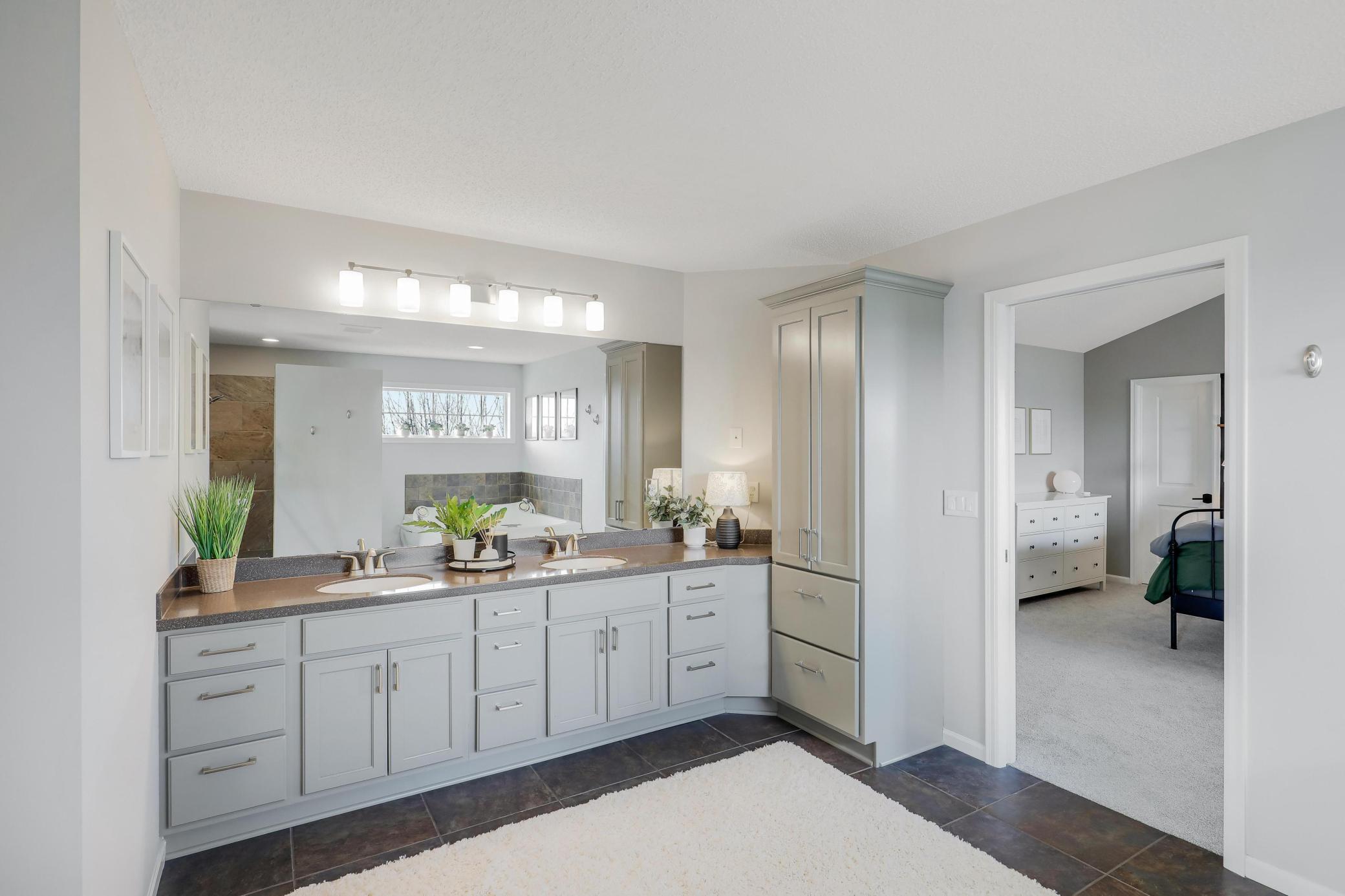 13472 Clearwater Circle