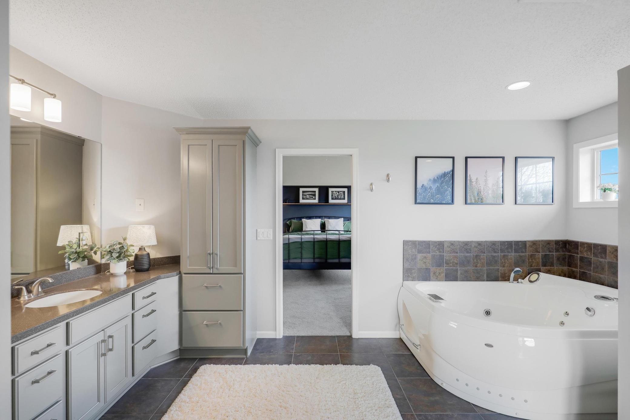 13472 Clearwater Circle