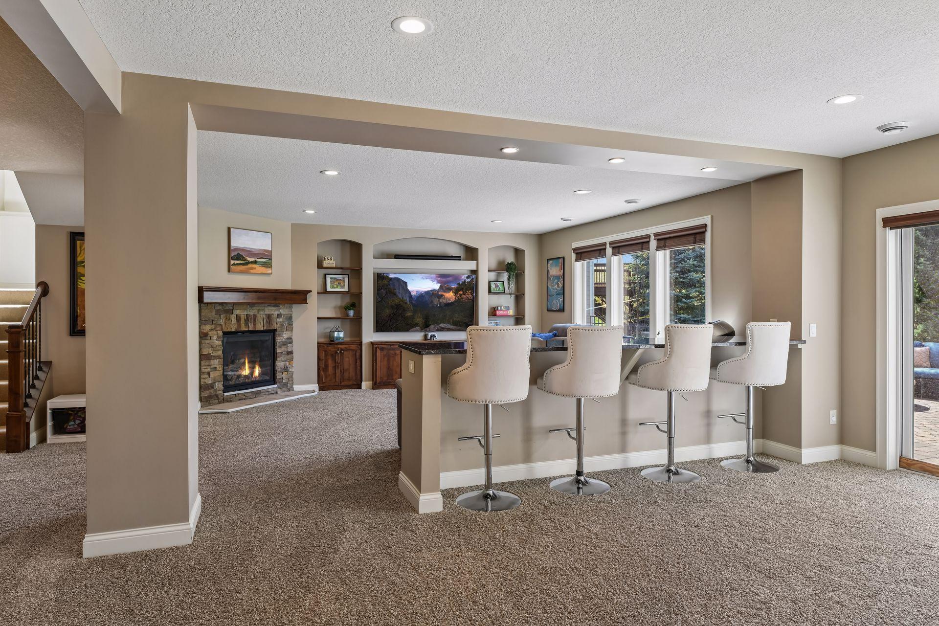 5990 Black Oaks Lane N