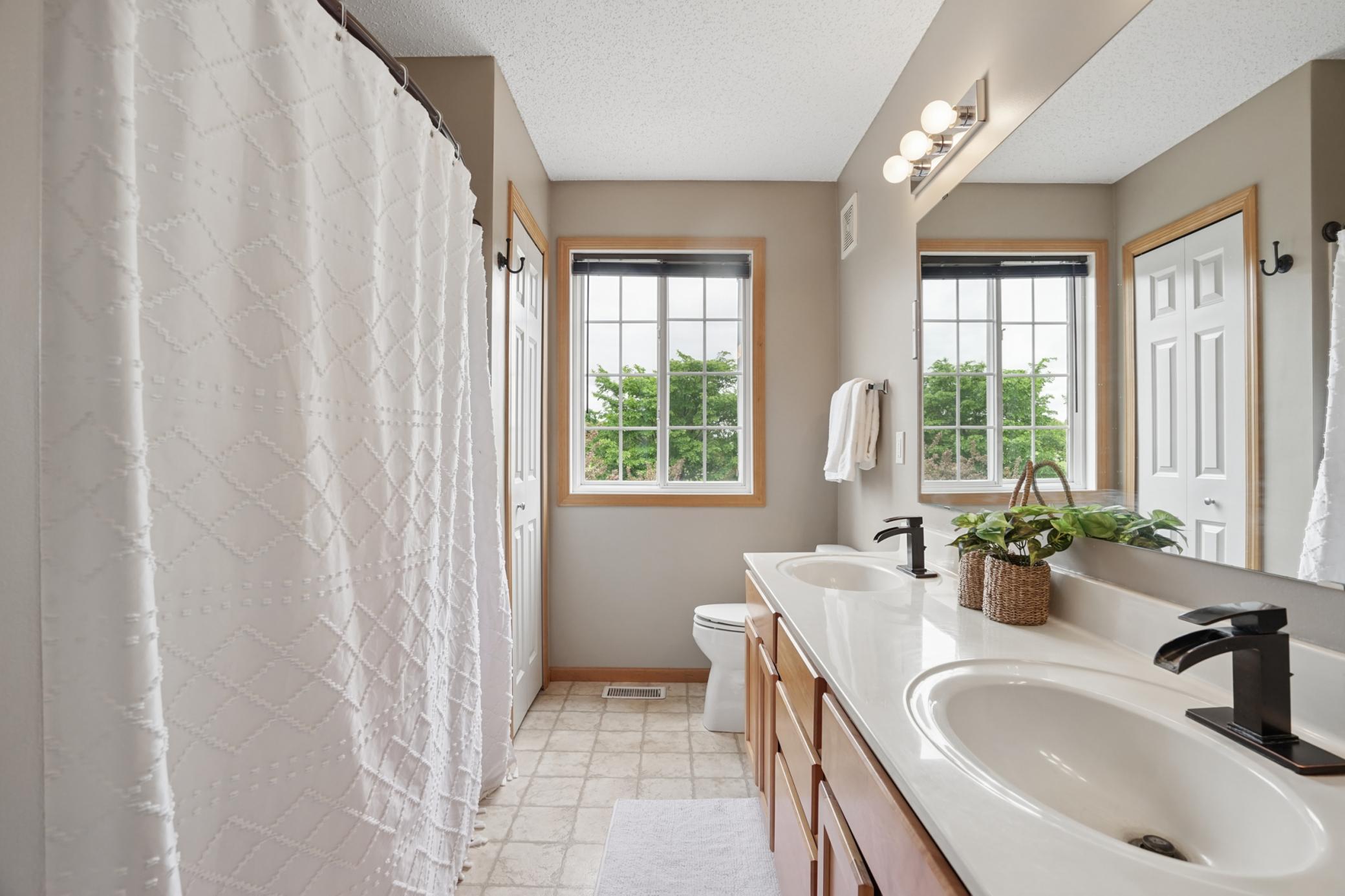 805 Willow Glen Court Unit: 1102