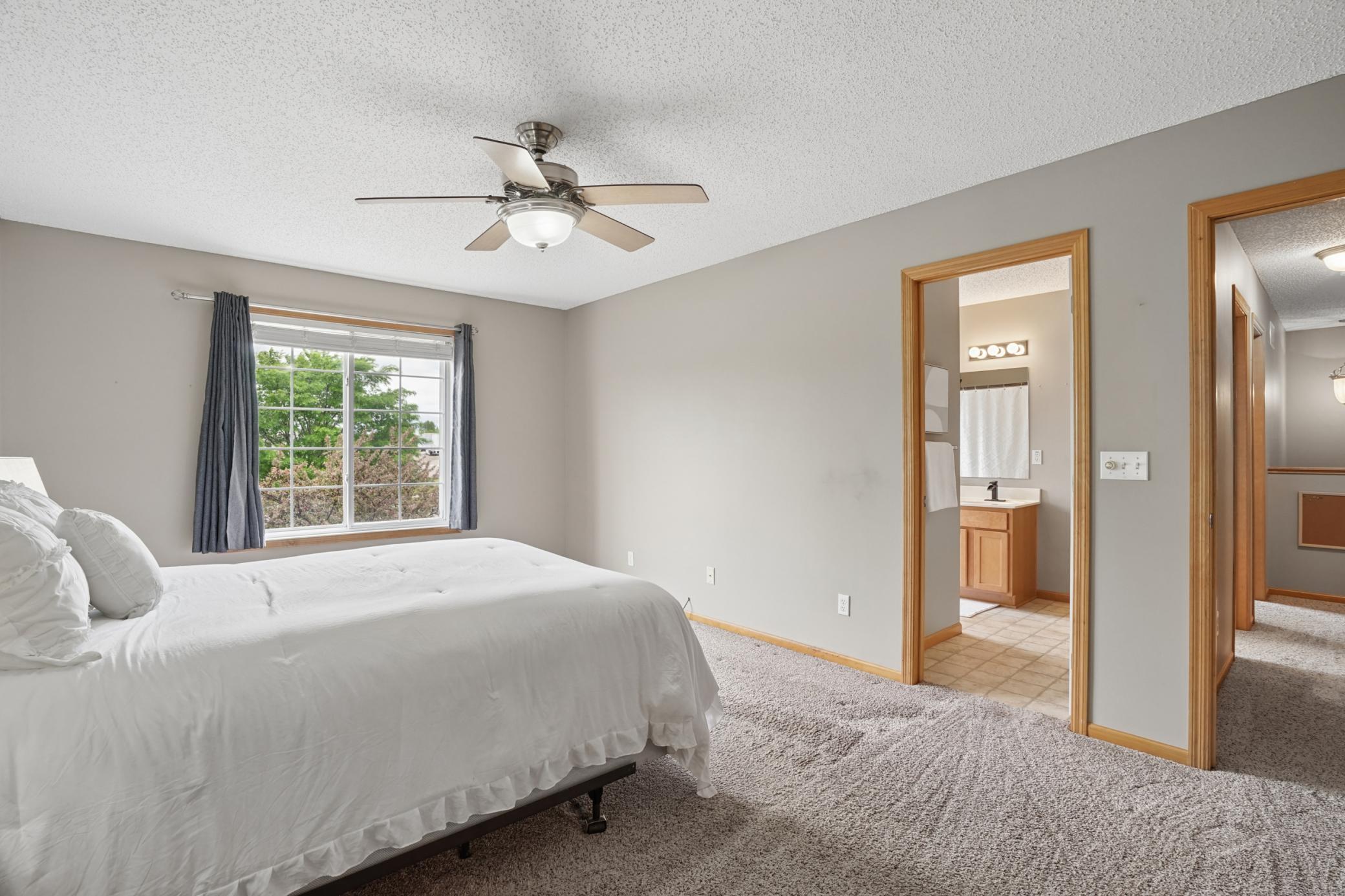 805 Willow Glen Court Unit: 1102