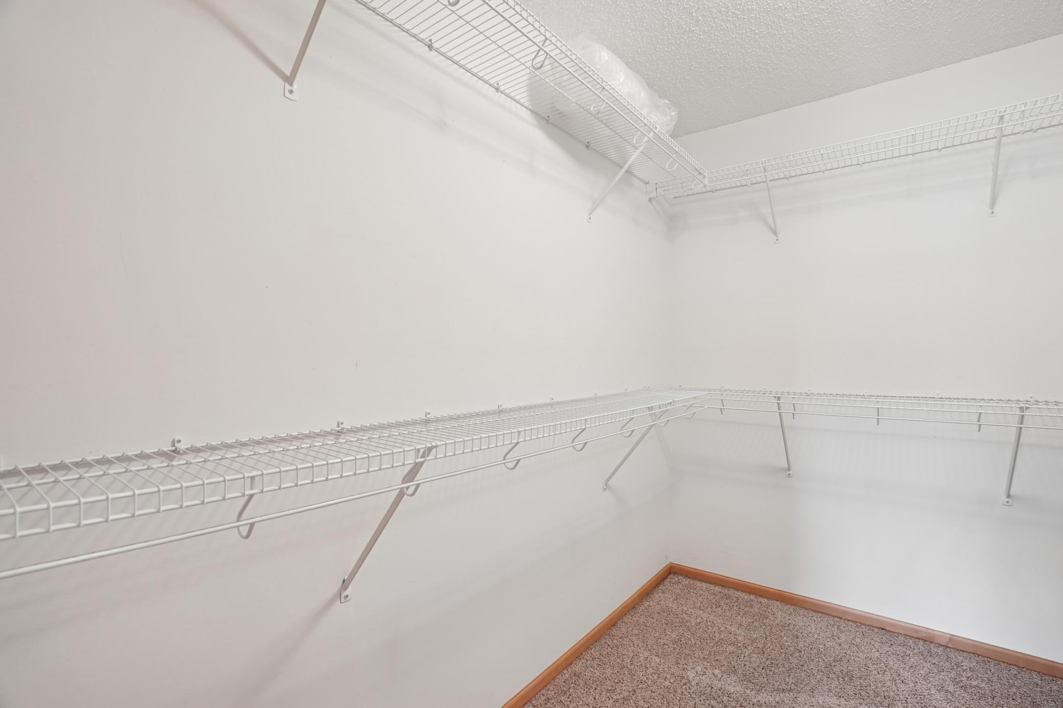 805 Willow Glen Court Unit: 1102