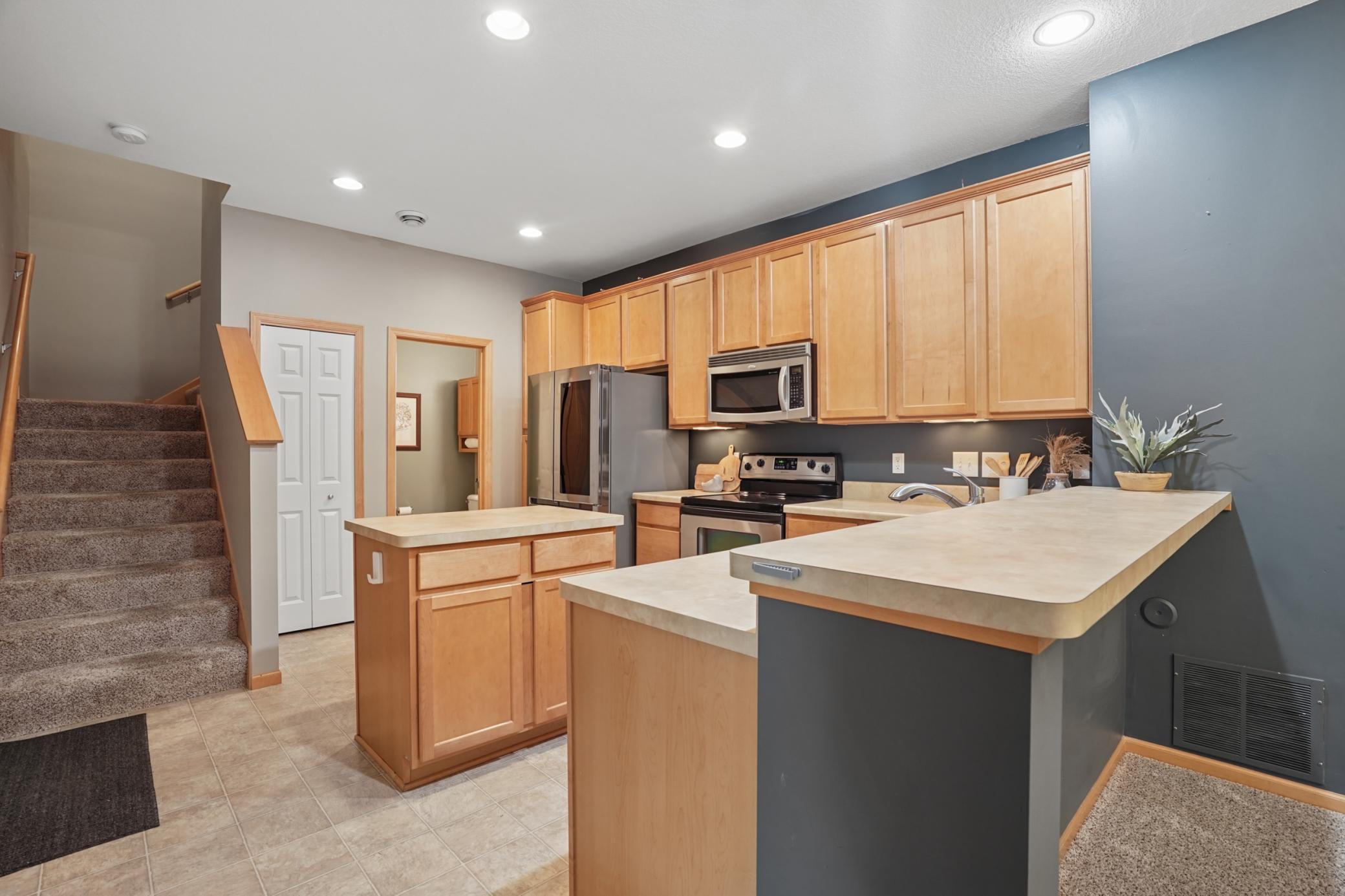 805 Willow Glen Court Unit: 1102