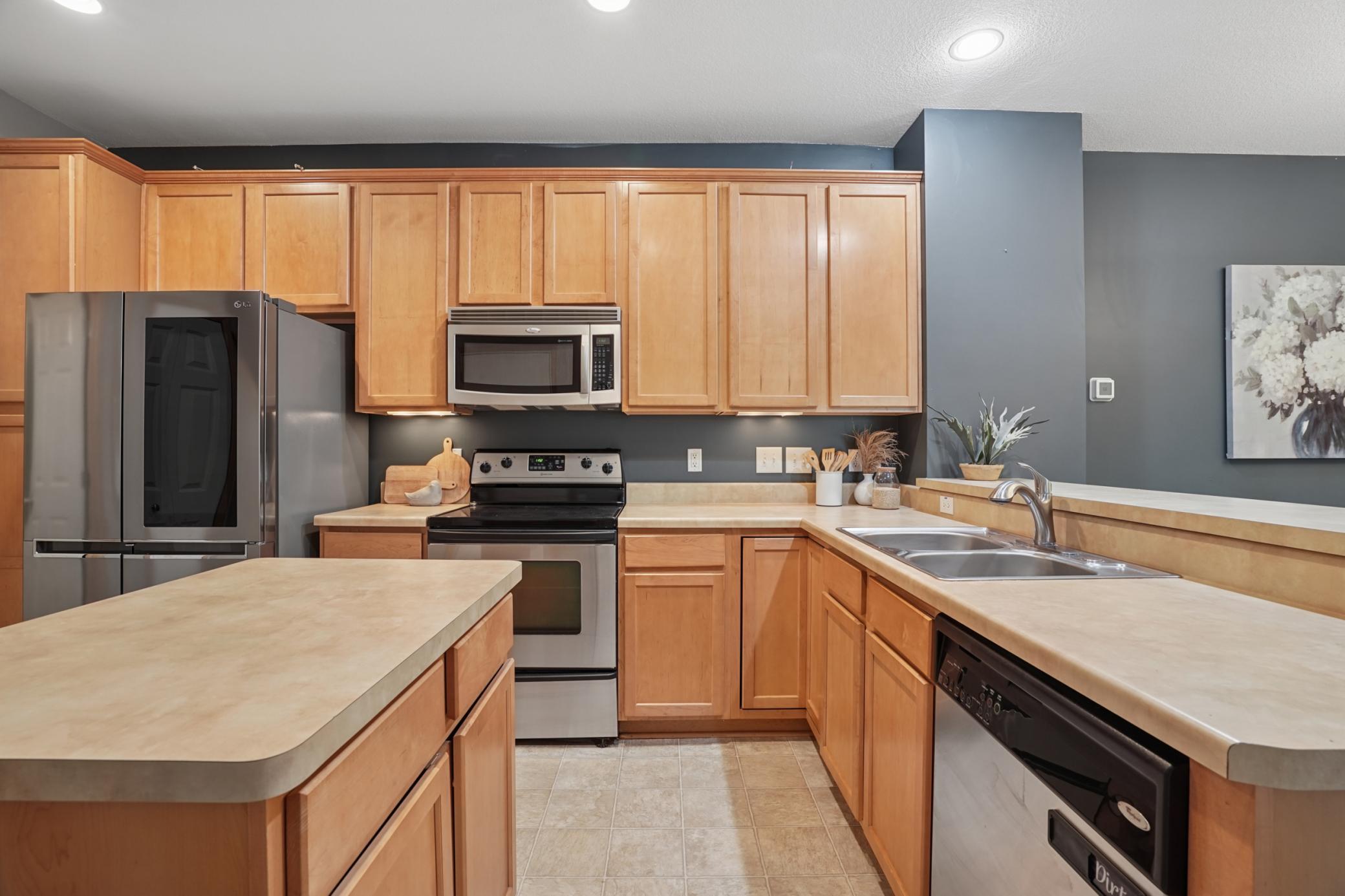 805 Willow Glen Court Unit: 1102