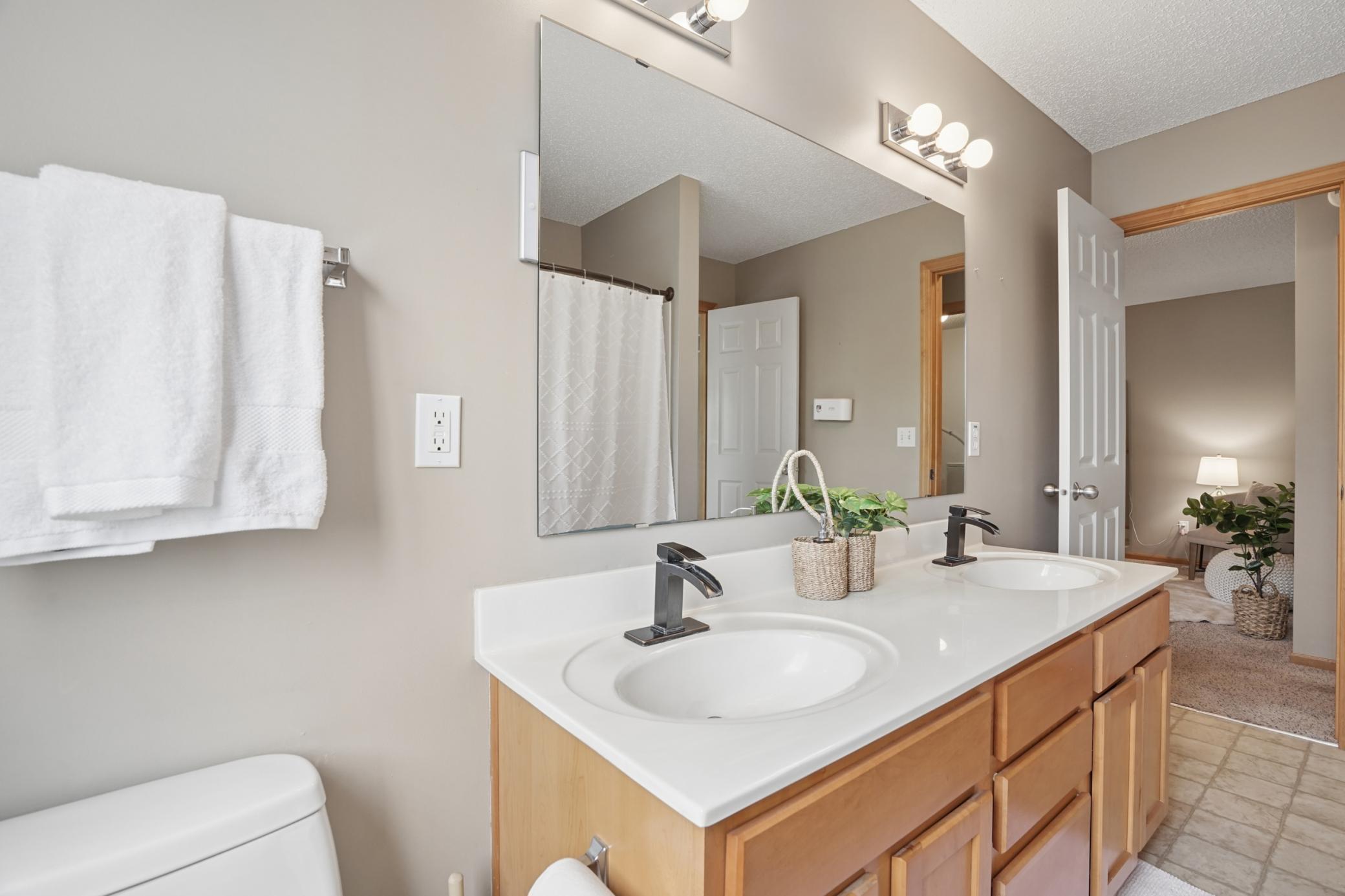 805 Willow Glen Court Unit: 1102